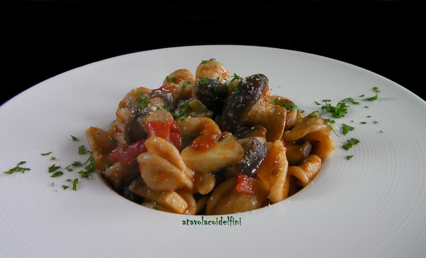 Orecchiette ai funghi cardoncelli e canestrato