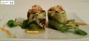 Sushi di zucchine, riso venere, scottona e mandorle