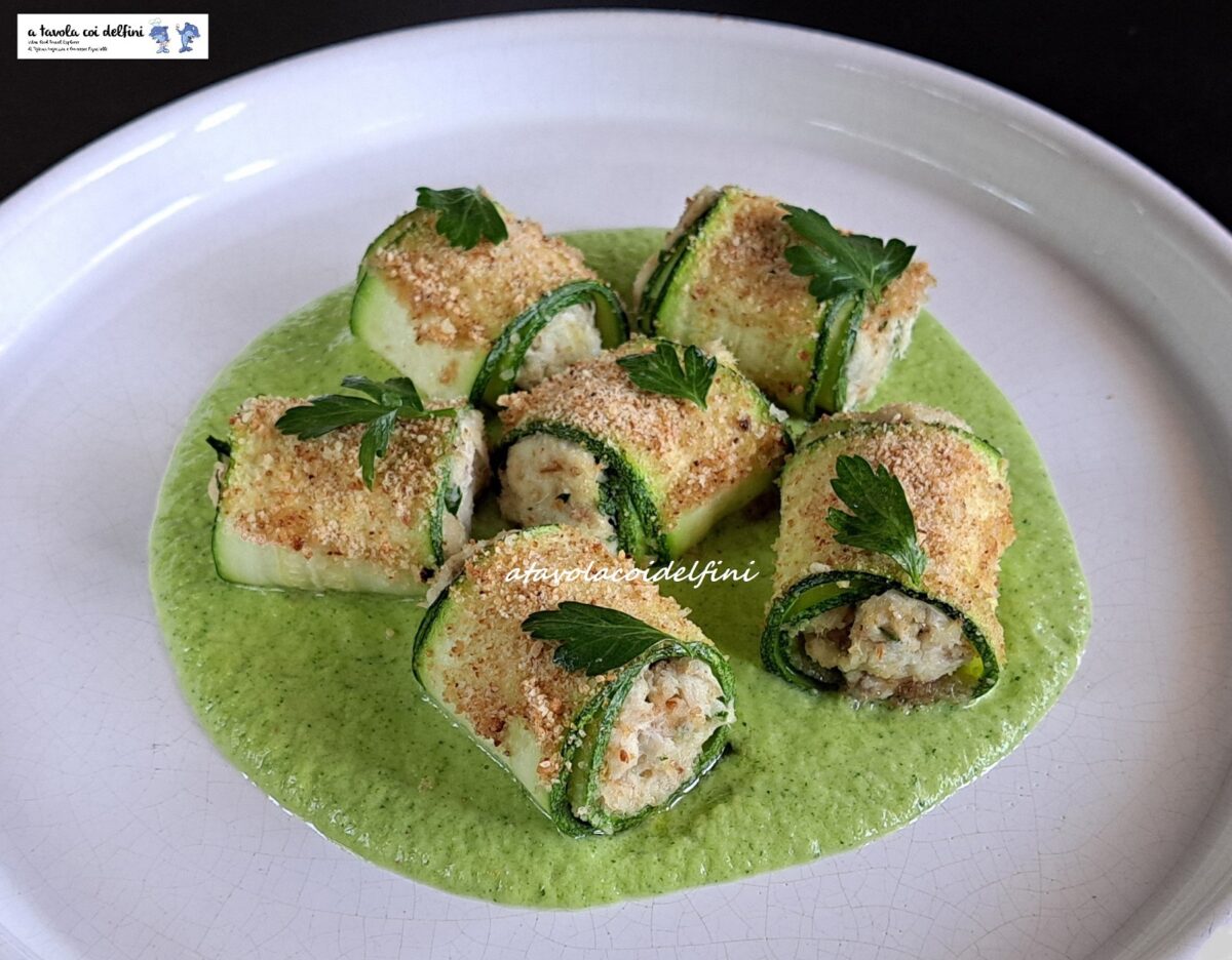 Involtini di zucchine con pesce serra su pesto di zucchine alle mandorle